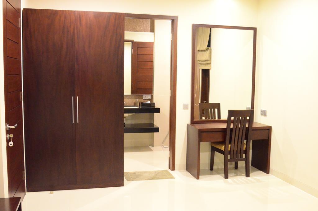 クタ The Arnayaヴィラ 部屋 写真